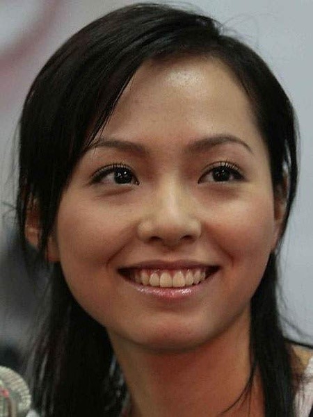 张靓颖 肤色偏暗沉不够细腻