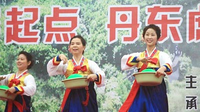 2010长城保护宣传万里行在丹东虎山长城启动