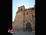 La Catedral del Cuzco es resultado de diversos proyectos elaborados por distintos arquitectos que, en muy corto tiempo, se relevaron al frente de las obras. La primera catedral del Cuzco es la Iglesia del Triunfo, construida en 1539 sobre la base del palacio de Viracocha Inca. En la actualidad, esta iglesia es una capilla auxiliar de la Catedral. Fotos: Xiaoyong