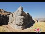 Sacsayhuamán es una fortaleza ceremonial inca ubicada dos kilómetros al norte de la ciudad de Cuzco. Se comenzó a construir durante el gobierno de Pachacútec, en el siglo XV; sin embargo, fue Huayna Cápac quien le dio el toque final en el siglo XVI. Desde la fortaleza, se observa una singular vista panorámica de los entornos, incluyendo la ciudad del Cusco. Fotos: Xiaoyong