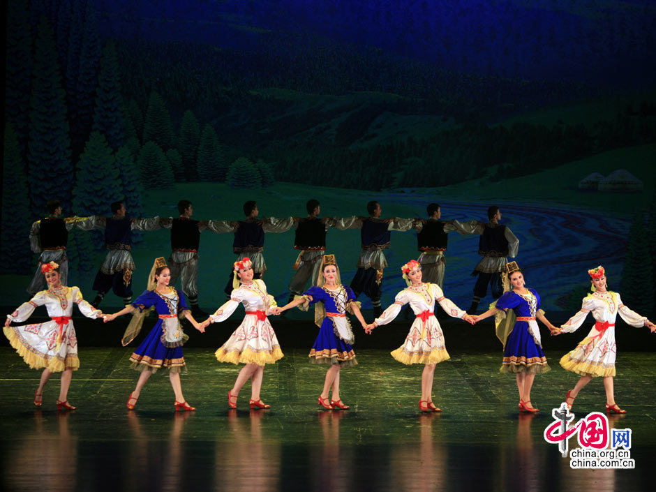 俄罗斯族,塔塔尔族集体舞《爱的旋律》
