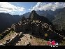 En el idioma de los indios Machu Picchu significa “montaña vieja”. A partir del siglo XVI, se divulgaron muchas leyendas sobre la ciudad sagrada de Machu Picchu, en particular porque nadie conocía su ubicación exacta y estaba envuelta en misterio. En el año 1911, Hiram Bingham, un profesor norteamericano de historia, descubrió entre las elevadas montañas las ruinas de la ciudad. Fotos: Xiaoyong