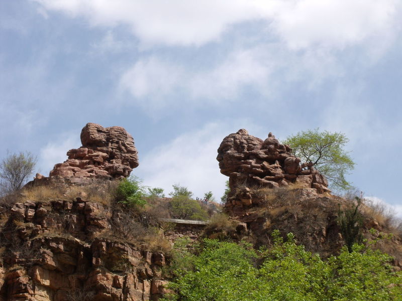 天河山<em>牛郎织女</em>雕塑.+<em>资料</em>图片