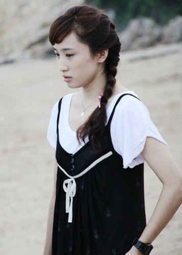 新《红》袭人化身富商贾 李艳又添新"座驾"