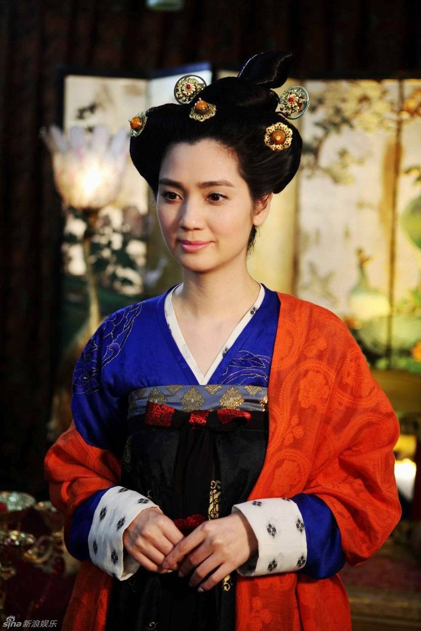 张庭饰武则天端庄妩媚