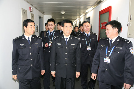 公安部出入境管理局郑百岗局长莅临北京边检总