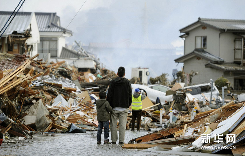 主题:日本大地震的十个新闻镜头