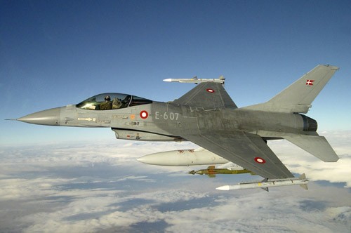 丹麦空军f-16战机