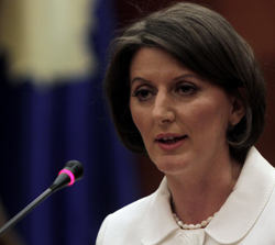 科索沃选出史上首位女总统 年仅36岁