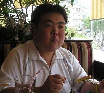 网路红人今何在?小胖拍戏赚钱 后舍男生暂分别