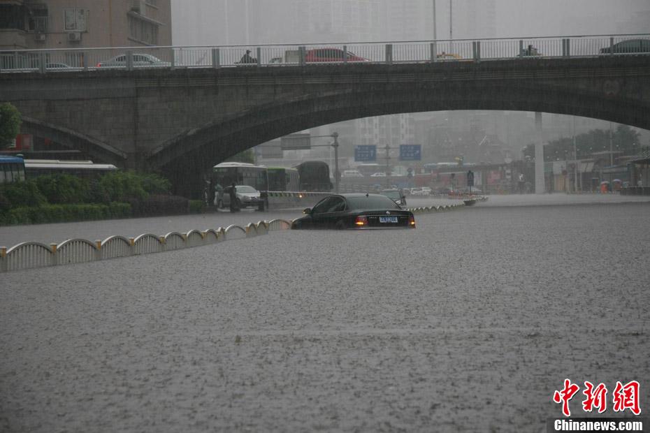 湖南长沙：遭遇强降雨 部分城区成“泽国”