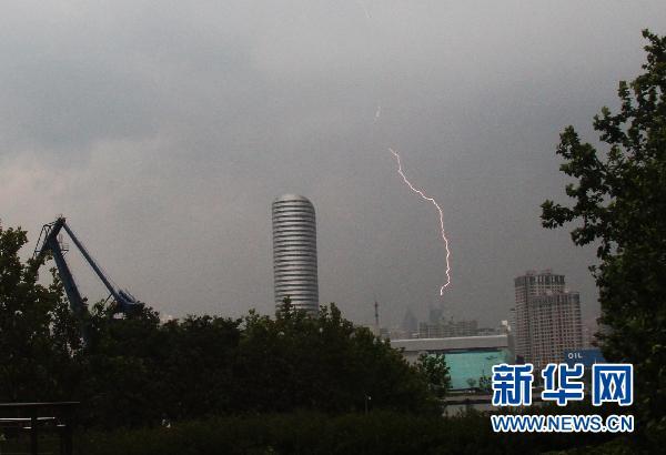 上海：高溫雷雨齊襲 3小時閃電3091次