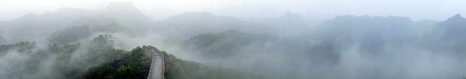 雲山霧繞金山嶺