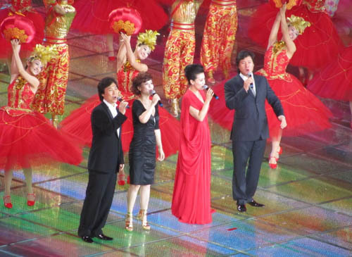 总政歌舞团著名歌唱家谭晶、戴玉强、上海音