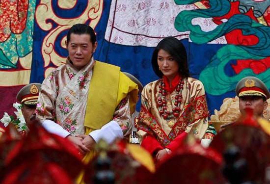 不丹国王婚礼简单隆重 备受关注