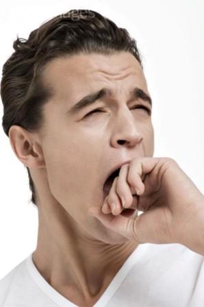 清晨伸懒腰打呵欠养 性