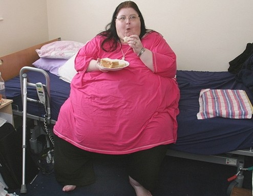 英国最胖女人4年未出家门 想减重做母亲(图)