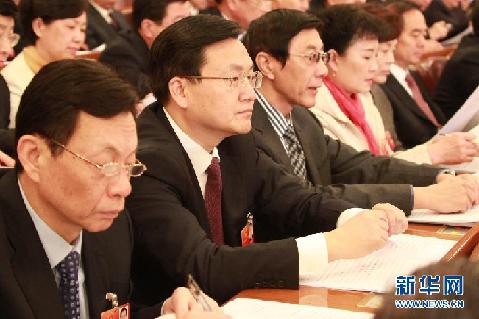 3月5日，第十一屆全國人民代表大會第五次會議在北京人民大會堂開幕。這是代表在聽會。 新華社記者 李剛 攝