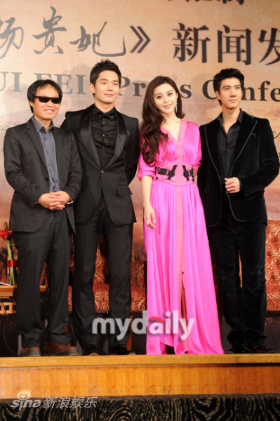 中日韩合拍影片《杨贵妃》于2011年10月在韩国釜山举行发布会，导演郭在容与主演温州万、范冰冰、王力宏主席(左起)
