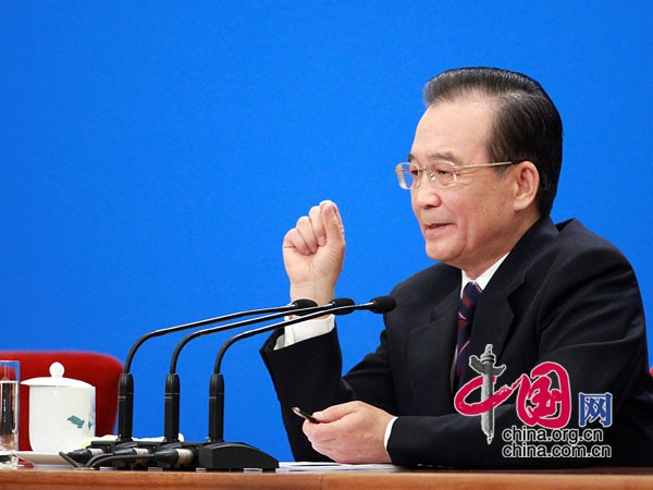 溫家寶總理回答記者提問 中國網 楊佳