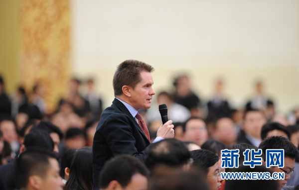 2012年3月14日10時50分，溫家寶總理在人民大會堂三樓金色大廳與中外記者見面並答問。路透社記者提問。新華網 陳競超 攝