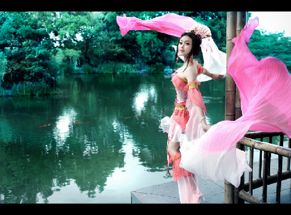 剑网<em>三女</em>玩家cos+99%真实还原中国风
