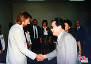 1990年6月，李瑞环同志出席我会主办的“国际儿童图书与插图研讨会”，并亲切会见陈志昆。