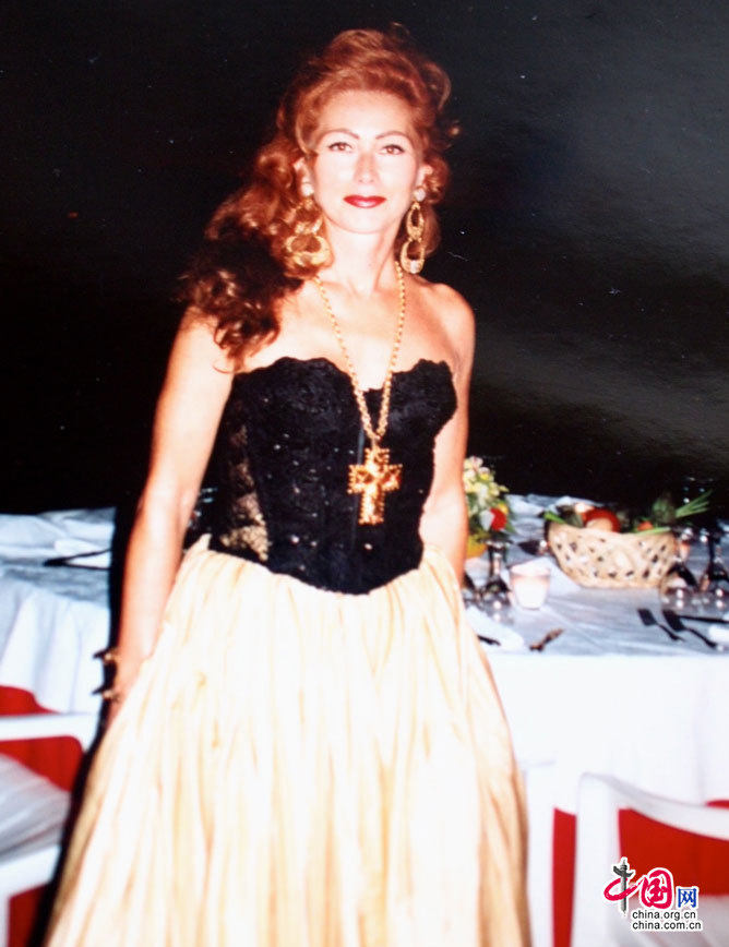 大量亲密照流出 linda准老公为红磨坊贵三代(图)