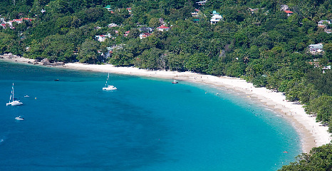 塞舌尔，马埃岛上美丽的Beau Vallon海滩。    摄影师：Gerard Larose  图片由塞舌尔旅游节提供