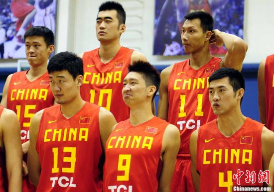 中国男篮出征伦敦奥运会12人名单
