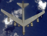 B-52“同温层堡垒”战略轰炸机