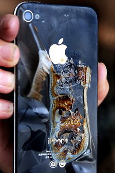 乌鲁木齐市一iPhone4手机爆炸