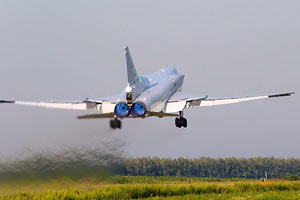 俄罗斯图-22M3轰炸机最新改型首度亮相