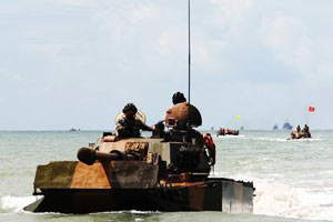 中国陆军战斗部队苦练海上联合作战能力