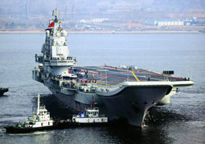 中国首艘航空母舰“辽宁舰”正式交接入列