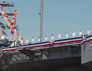 美國海軍“裏根”號航空母艦下水儀式