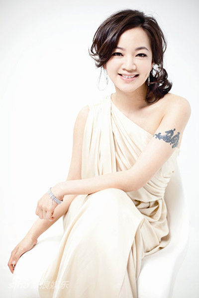 阿雅回应恋情 自比不输范冰冰