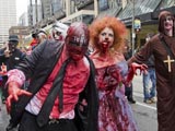 多伦多举行第十届“僵尸”大游行[组图]