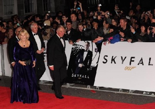 查尔斯王子出席《007天降杀机》首映式
