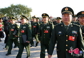 11月8日，中国共产党第十八次全国代表大会在北京人民大会堂隆重开幕。图为代表入场。中国网 郑文华摄影