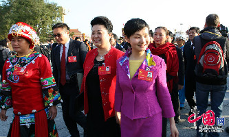 11月8日，中国共产党第十八次全国代表大会在北京人民大会堂隆重开幕。图为代表入场。中国网 郑文华摄影