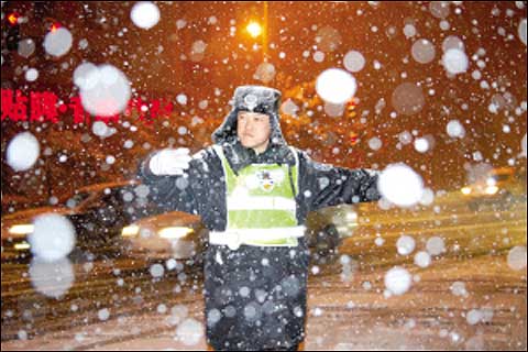 中央气象台:南方降雨降温 东北再迎降雪