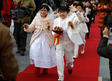 小人物的大婚礼 袖珍人圆梦北京