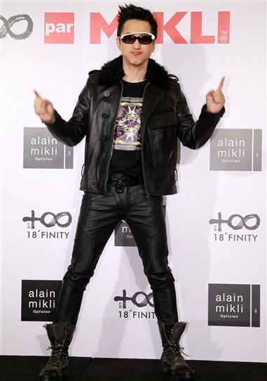 庾澄庆暗示不再与吴莫愁合唱 称这样没新鲜感