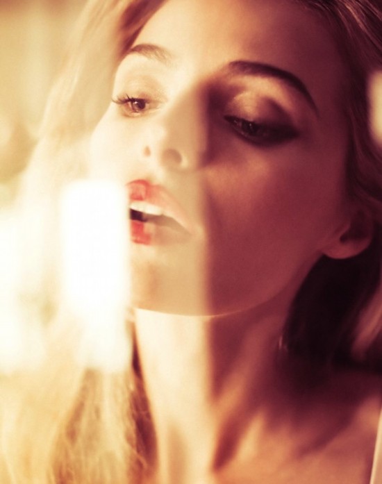 组图:俄<em>美女</em>模特<em>紧身内衣</em>散发致命诱惑_国际中