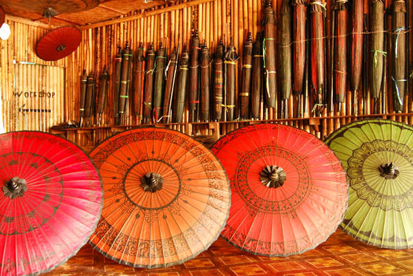 缅甸特产勃生伞 手工制作世代传承
