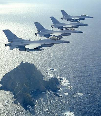 韩国战机编队新年巡逻独岛