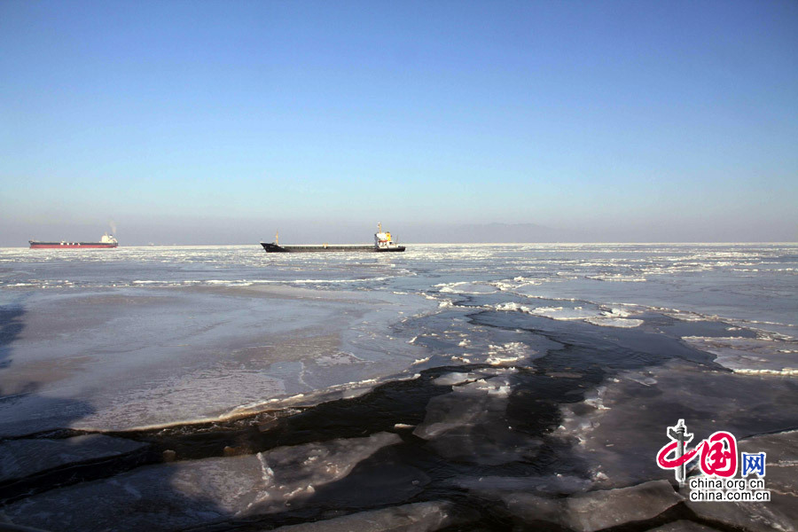 2013年1月22日上午10时，海冰721号经过5天的航行返回秦皇岛港，圆满完成渤海及黄海北部冰情调查任务。