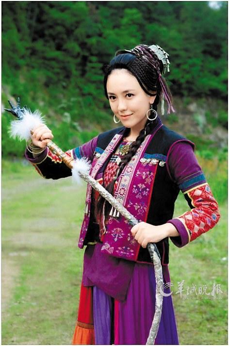 新《笑傲江湖》颠覆角色 "蓝凤凰"变搞笑"花痴"_新闻中心_中国网