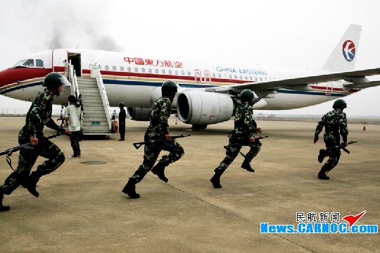 据江西省机场集团公司官方微博消息,因受非法侵入,南昌昌北国际机场于